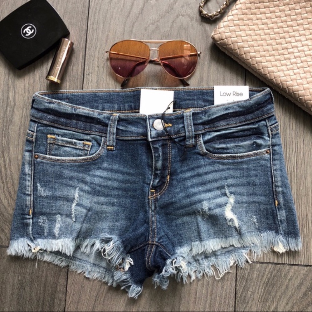 DISTRESSED LOW RISE SHORTS with frayed hem